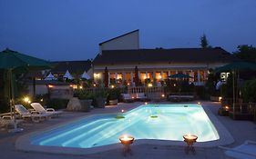 Hotel Du Domaine De La Grange De Conde